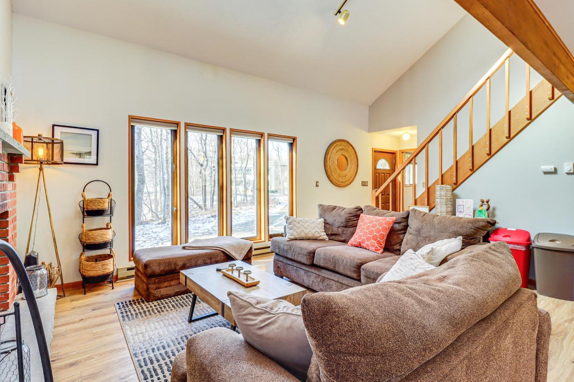 Poconos Home With Private Spa And Fire Pit Long Pond Zewnętrze zdjęcie