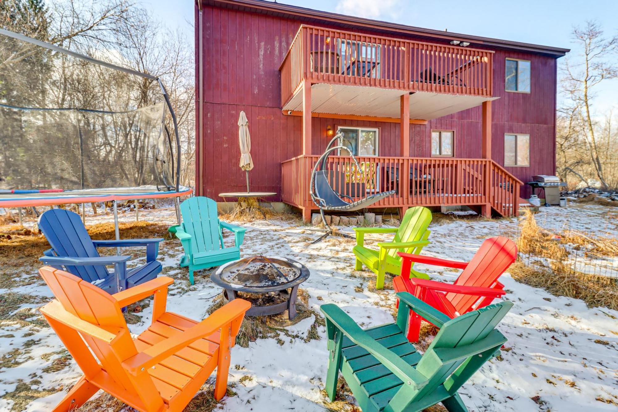 Poconos Home With Private Spa And Fire Pit Long Pond Zewnętrze zdjęcie