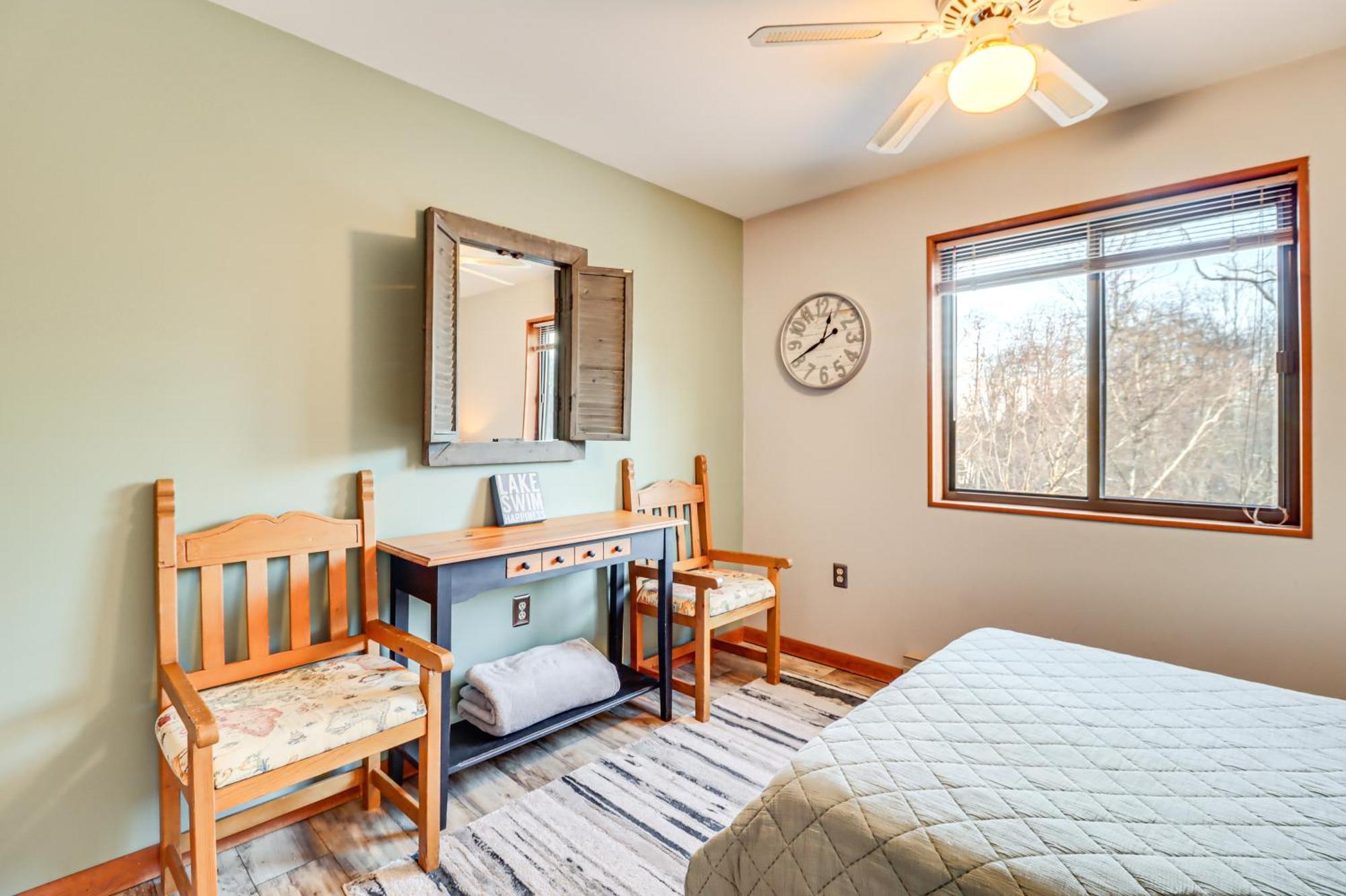 Poconos Home With Private Spa And Fire Pit Long Pond Zewnętrze zdjęcie