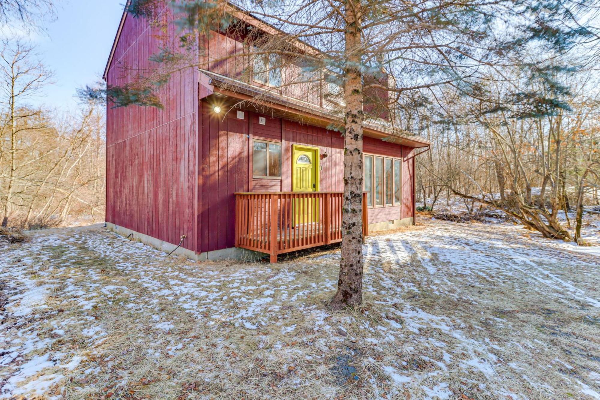 Poconos Home With Private Spa And Fire Pit Long Pond Zewnętrze zdjęcie