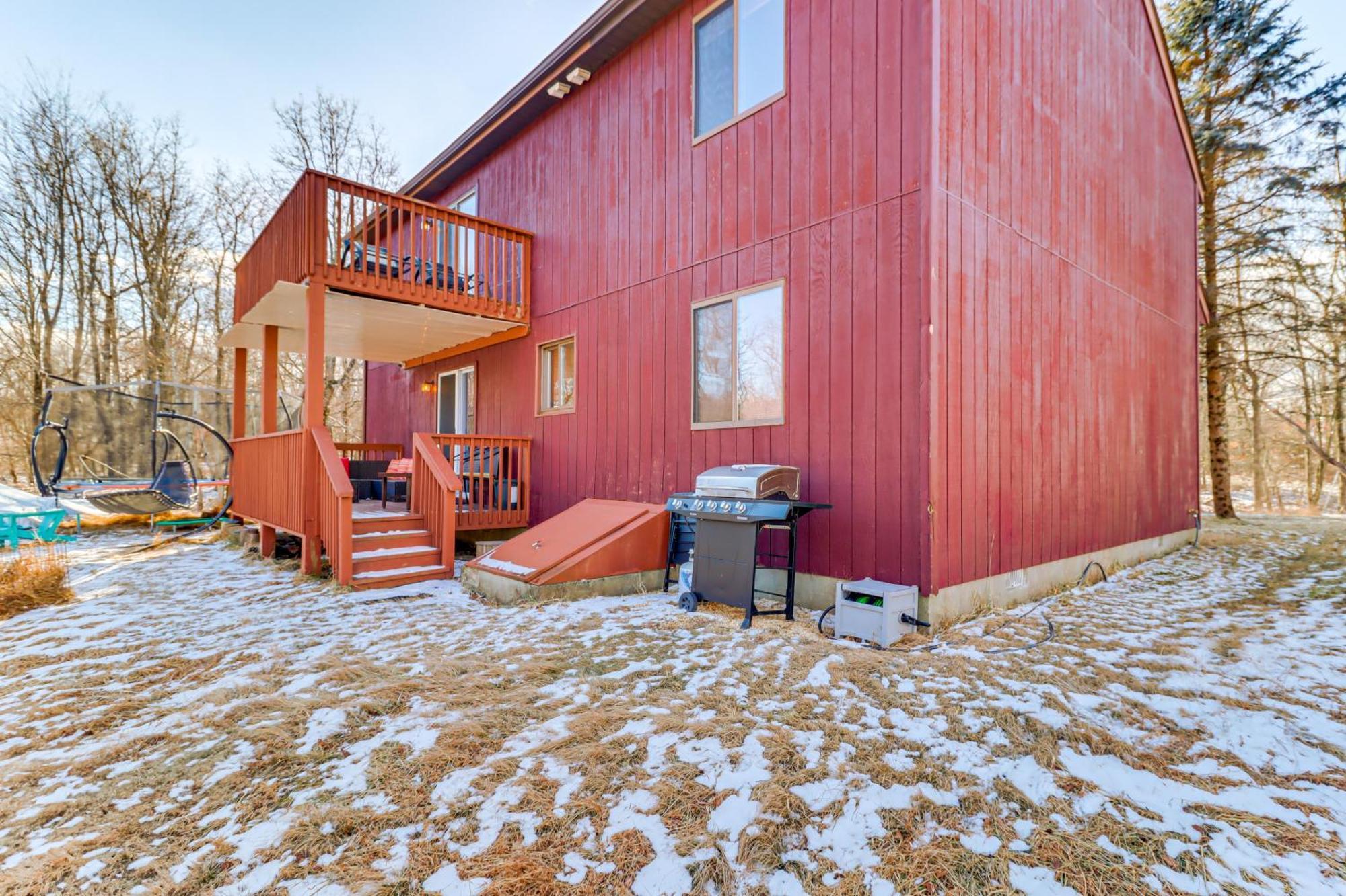 Poconos Home With Private Spa And Fire Pit Long Pond Zewnętrze zdjęcie