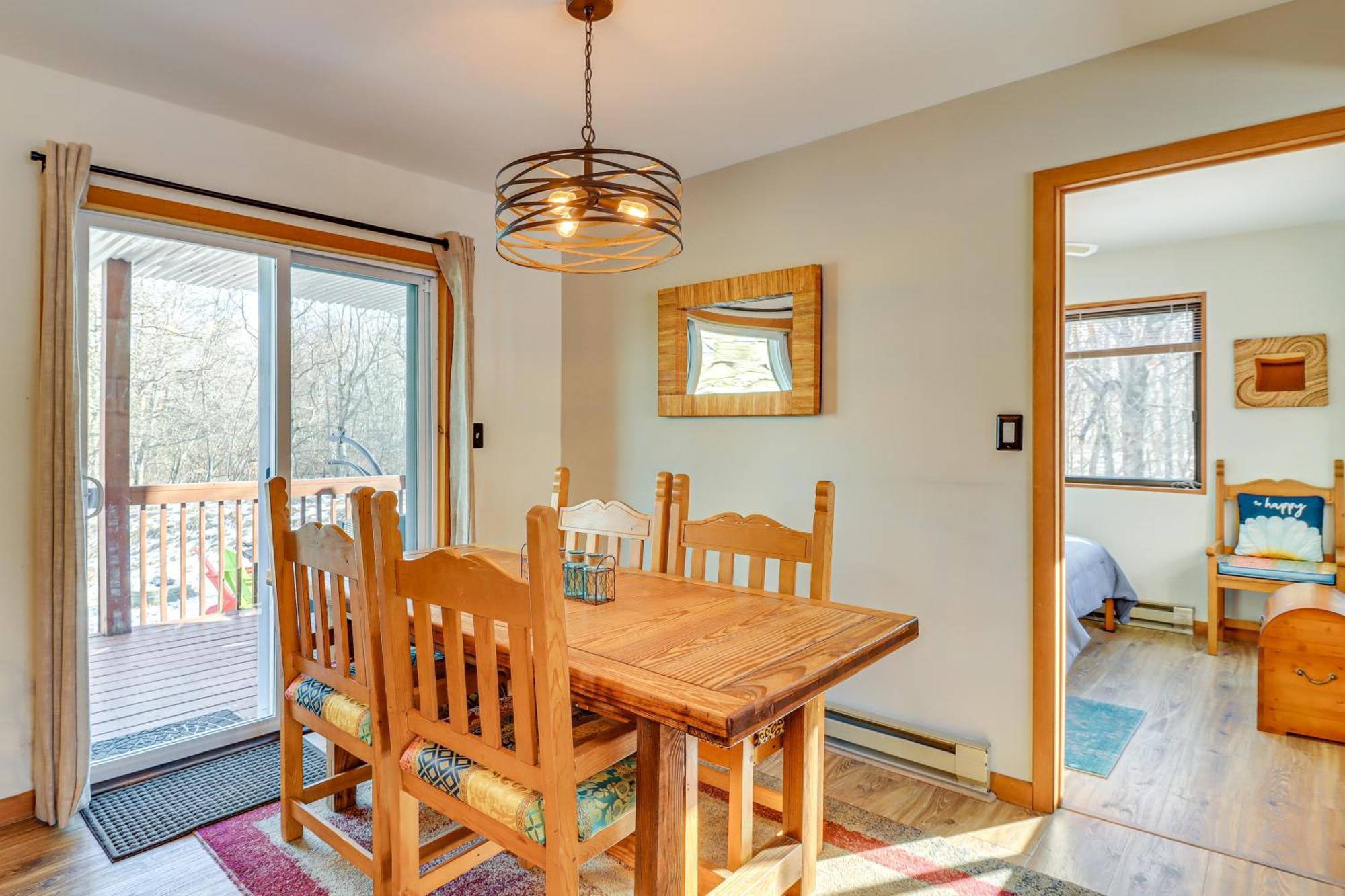 Poconos Home With Private Spa And Fire Pit Long Pond Zewnętrze zdjęcie