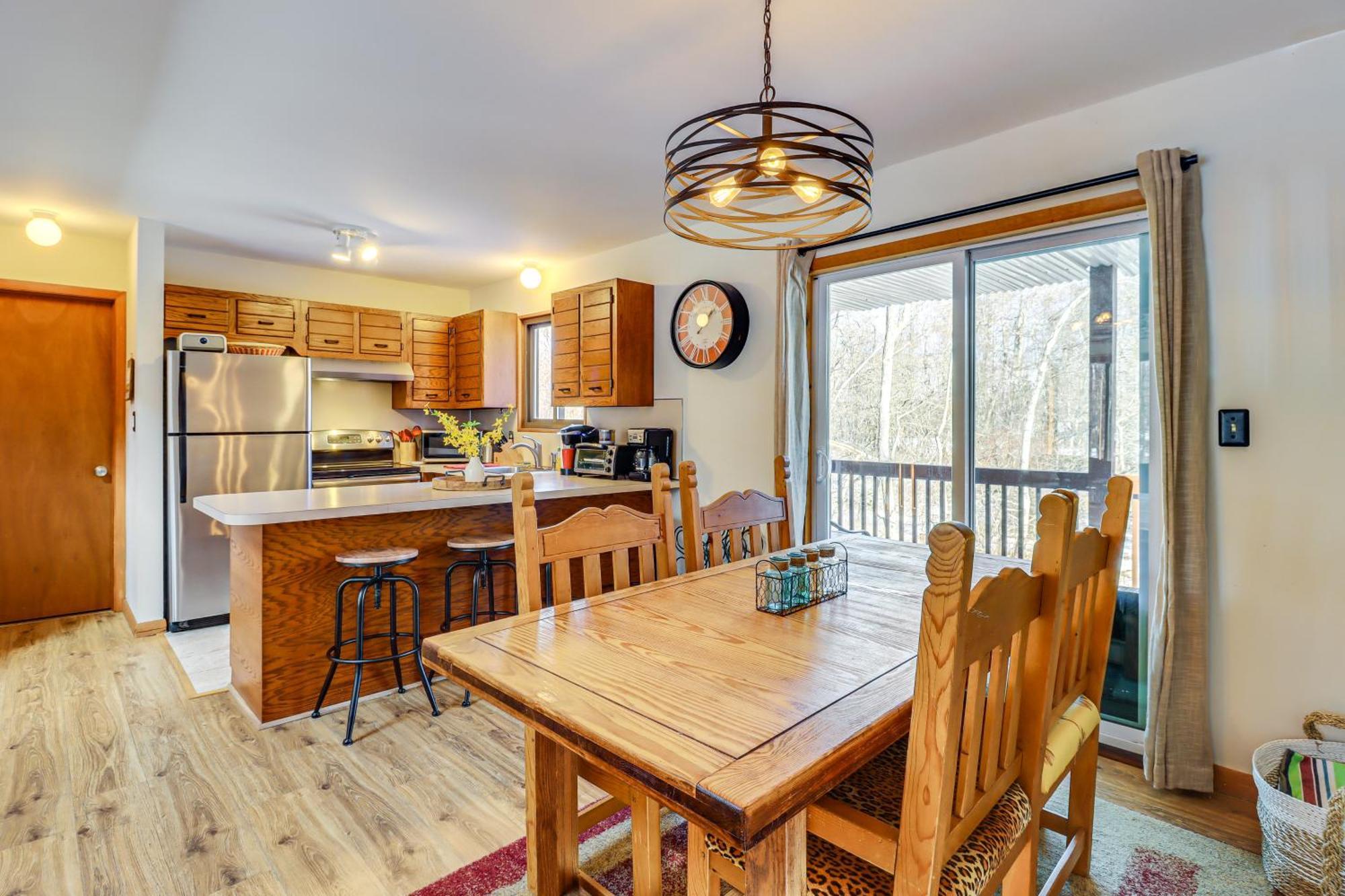 Poconos Home With Private Spa And Fire Pit Long Pond Zewnętrze zdjęcie