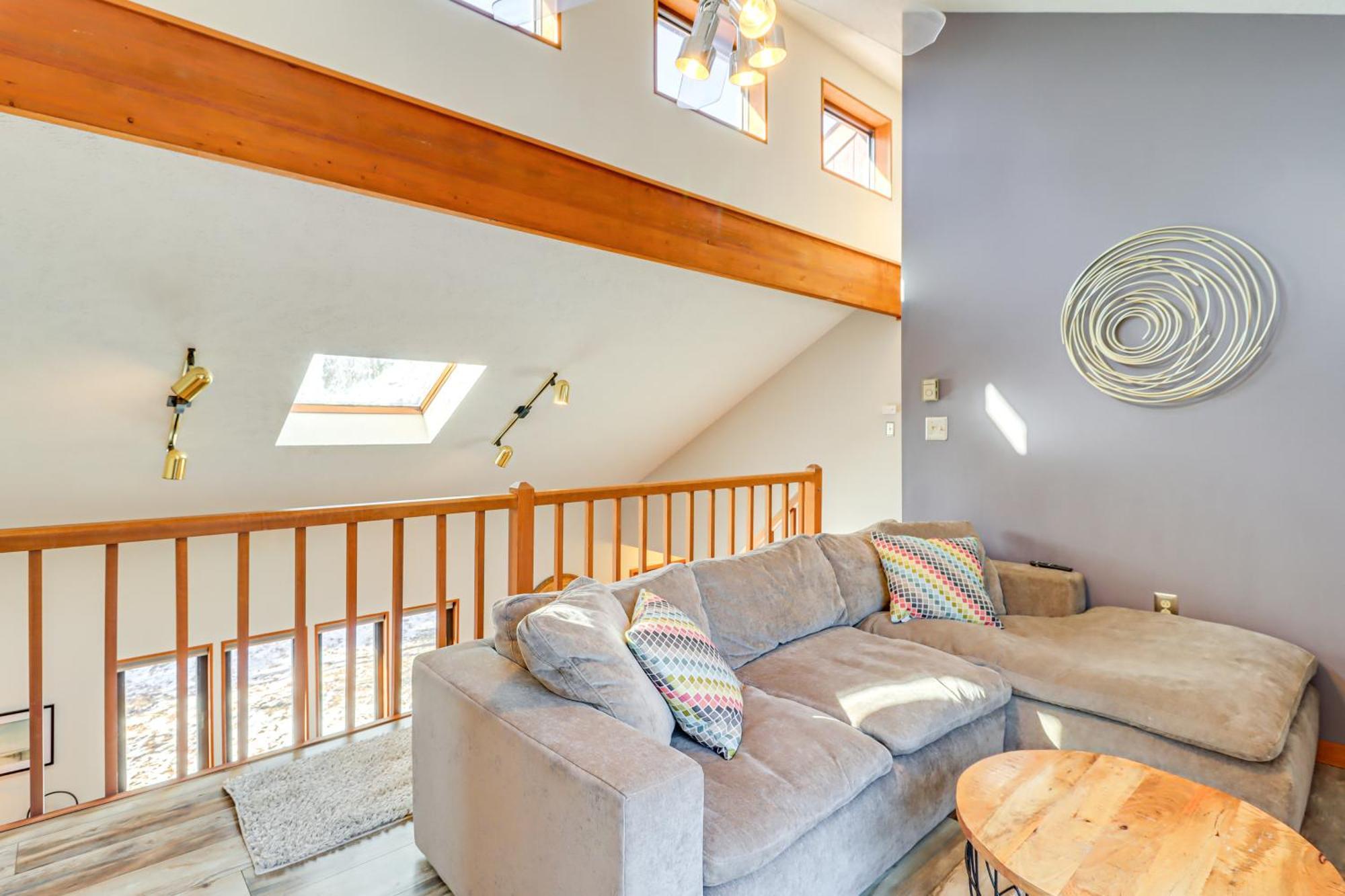 Poconos Home With Private Spa And Fire Pit Long Pond Zewnętrze zdjęcie